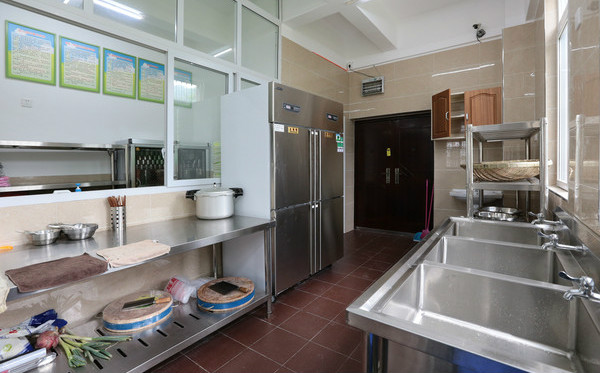 避免廚師患上職業性支氣管炎，廚房風機維護必不可少！